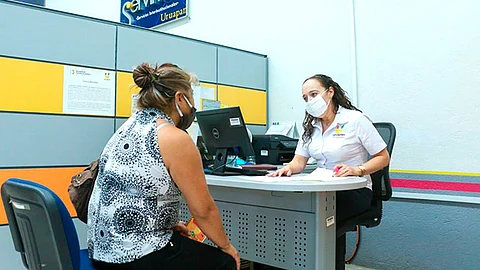 La entrega de apoyos se llevó a cabo en las oficinas de Fomento Económico, en donde se tomaron las medidas sanitarias de prevención (Foto Cortesía)