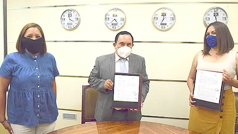 Establecieron coadyuvar a favor de la educación continua y de posgrado que permita al personal de la institución realizar un mejor servicio a la ciudadanía (Foto Cortesía)
