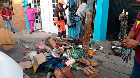 Una de las casas es la tercera vez que acuden a limpiar luego de denuncias de los vecinos (Foto: FB/Sindicato de Limpia y Transportes de Morelia)