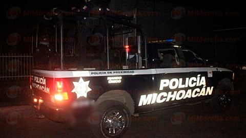 Los socorritas con el apoyo de los policías llevaron a la joven a diversos nosocomios como IMSS, donde no fue recibida (Foto: RED-113)