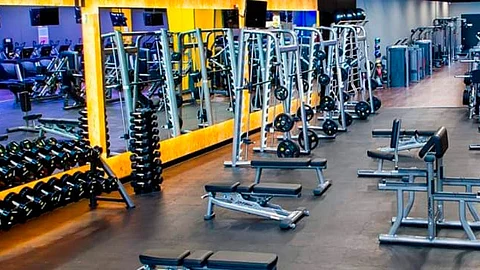 Tampoco deben abrir bares ni antros (Foto: FB/Smart Fit México)
