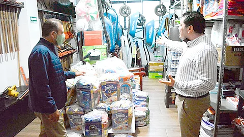 Los representantes de las Casas de Gestión, acudieron a las oficinas del sindicato para llevar apoyos alimentarios (Foto Cortesía)