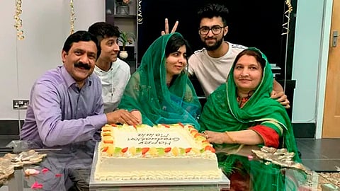 La joven celebró con su familia (Foto: @Malala)