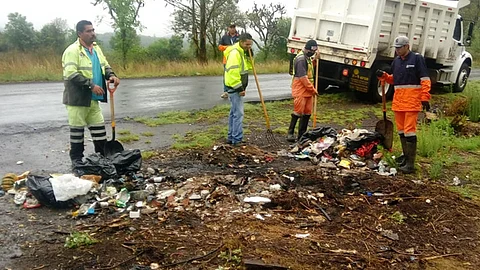 Continuarán los trabajos para remover hasta 160 toneladas en el camino entre Tirio y Umécuaro (Foto: Cortesía)