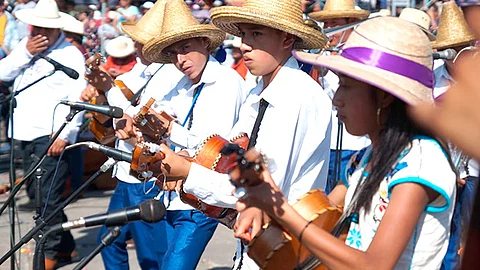 Abren convocatoria en Michoacán para otorgar becas a músicos tradicionales