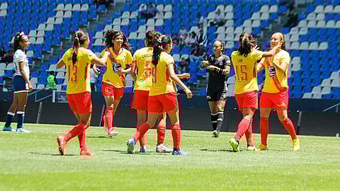 (Foto: Twitter/@MonarcasFemenil)