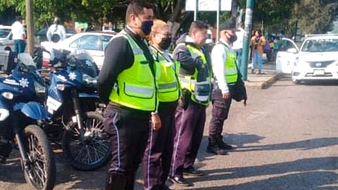 La Policía Michoacán se encuentran desplegados a la altura del fraccionamiento Xangari, a fin de coadyuvar a las labores viales (Foto Cortesía)