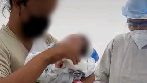 El bebé presentó un cuadro de neumonía y posteriormente se confirmó que era Covid-19 (Foto: cortesía)