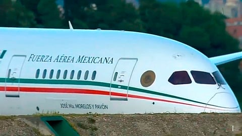El avión llegó de California (Foto: @gobmx)