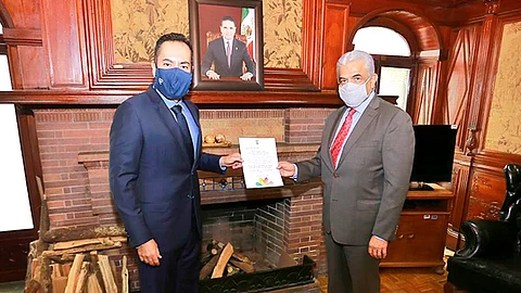 El encargado de la política interna, conminó al nuevo funcionario a redoblar el trabajo, innovando ante una situación compleja como la que se vive hoy por la epidemia (Foto Cortesía)