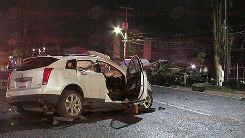 Uno de los vehículos terminó volcado, destrozado y quemado (Foto: Red 113)