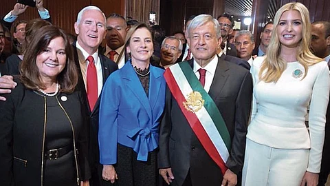 También en su tuit acompañó una fotografía de la toma de posesión de López Obrador (Foto: @IvankaTrump/twitter)