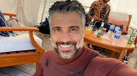 El actor posó sin ropa para una revista nacional (Foto Twitter: Jaime Camil)