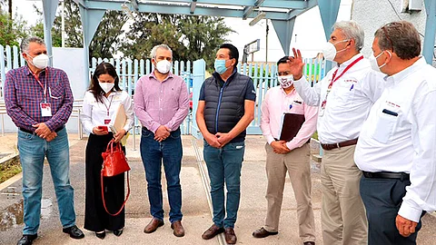 El legislador de Morena realizo un recorrido de inspección por las obras de ampliación en la clínica hospital de Sahuayo (Foto cortesía)