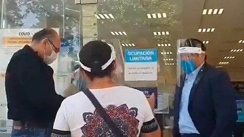 Especialistas en el tema han confirmado que el uso de este tipo de termómetros no representan daños al cuerpo humano (Foto: Captura de pantalla/El tercer mundo duele bien culero)