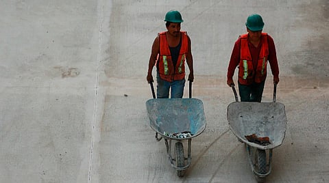 Entre los sectores más afectados en estos meses por el Covid-19 están el rural, la industria de la construcción y el comercio (Foto: gob.mx)