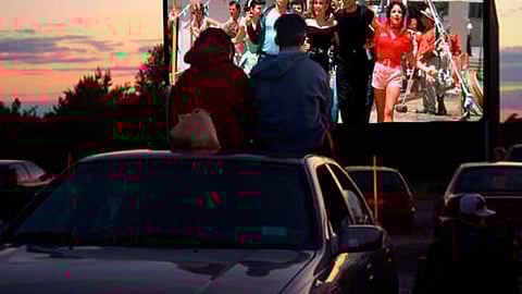 El costo del boleto es de 195 pesos más cargo por servicio, para un máximo de cuatro personas por unidad (Foto Facebook: Autocine Morelia)