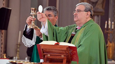 El arzobispo reafirmó su compromiso que siguió en estos años de servicio episcopal (Foto Facebook: Arquidiócesis de Morelia)