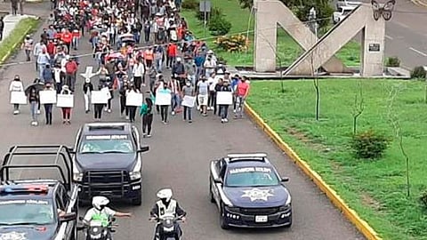 Agentes desplegaron un dispositivo preventivo y de vialidad con la finalidad evitar accidentes y agilizar el flujo vial (Foto Cortesía)