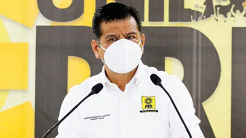 Los acusó de traicionar principios y valores y dar la espalda al Sol Azteca (Foto Facebook: Juan Bernardo Corona)