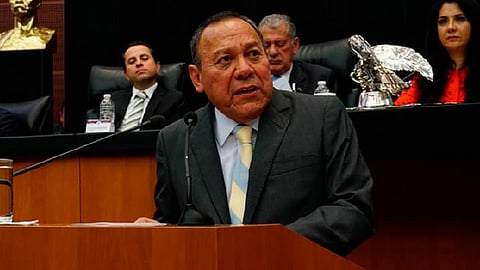 El exdirigente nacional del PRD recordó que en esa época, el coordinador del grupo parlamentario del sol azteca era el actual titular del Ejecutivo estatal (Foto Facebook: Jesús Zambrano Grijalva)