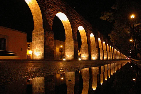 Cambiarán por luz led la iluminación del acueducto de Morelia