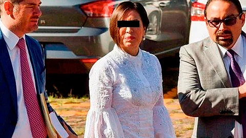 Este día Rosario Robles cumple un año presa (Foto Twitter: @Rosario_Robles)