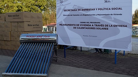 La administración municipal entregó mil 600 calentadores solares (Foto: Ayuntamiento de Morelia)