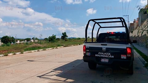 A la zona acudieron los elementos de la Policía Michoacán para atender el llamado de auxilio de la población (Foto: RED 113)