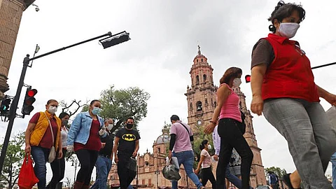 La entidad pasó del lugar 15 al lugar 12 a nivel nacional por los casos de Morelia y de Uruapan que siguen incrementando (Foto Facebook: Secretaría de Salud de Michoacán)