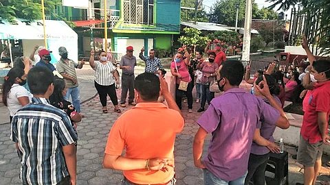 Aseguran que, sin avisarles y sin dar argumentos les quitaron el médico que residía de manera permanente para la atención de cientos de trabajadores inscritos (Foto Cortesía)