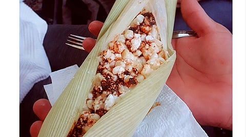 Además de los ricos elotes, ya de pasada puedes aprovechar para checar los productos que venden (Foto cortesía: Faby Cano)