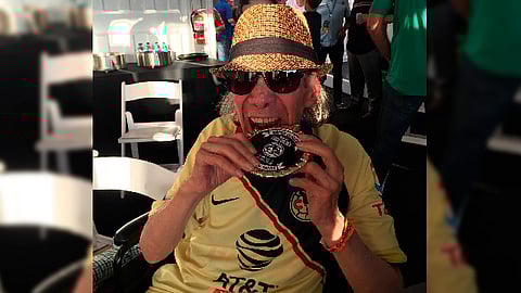 Fue fiel americanista (Foto Twitter: @LocoValdesReal)