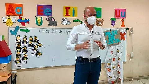 Ninguna escuela debe obligar el pago de cooperaciones que son voluntarias (Foto FB: SEE)