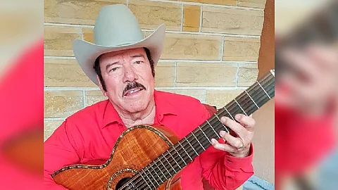 Su hijo mantiene al tanto a sus seguidores sobre el estado de salud del cantante (Foto: FB/herederosdenuevoleon)