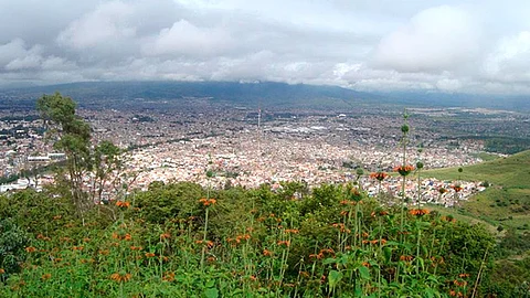 El parque está ubicado en la parte Occidental y Suroccidental de la falda del Cerro del Punhuato (Foto Cortesía)