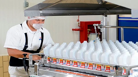 Hace algunas semanas, el Banco de Alimentos de Morelia recibió más de 20 mil litros de leche (Foto Facebook: Fundación Lala A.C.)