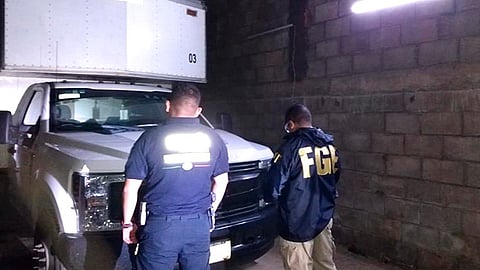 El vehículo, así como el inmueble, fueron asegurados y puestos a disposición del Ministerio Público de la Fiscalía Especializada, a efecto de continuar con las investigaciones (Foto Cortesía)