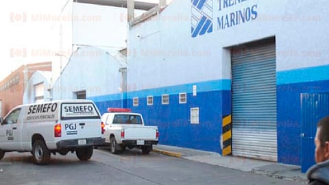 Los compañeros del ahora occiso trataron de ayudarlo, pero a pesar de los esfuerzos no fue posible salvarlo (Foto: RED-113)