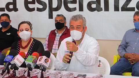 Los evasores de impuestos a gran escala, así como los delincuentes de cuello blanco y los que transaban con tráfico de influencias, están desquiciados con la 4T, manifestó (Foto Cortesía)