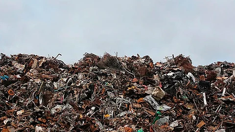 Después de recolectar, lo que ya no tiene valor comercial es desechado en la vía pública (Foto: Ilustrativa)