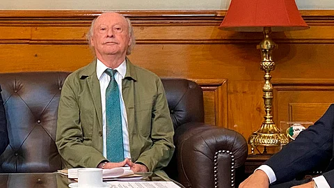 En la "mañanera" AMLO confirmó el ataque a la casa de Víctor Manuel Toledo (Foto Twitter: Semarnat)