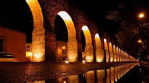 La iluminación de los 253 arcos del acueducto es como parte del Plan Luz (Foto: archivo)