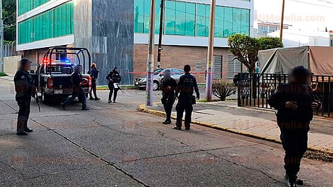 Personal de Aseo Público se encontraba recolectando la basura cuando localizaron el cuerpo inerte (Foto: Red 113)