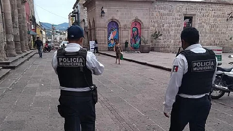 Hubo dos apercibimientos a personas que acataron la indicación de entrar a sus domicilios (Foto: Policía de Morelia)
