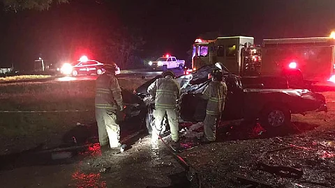 Derivado del accidente, la camioneta quedó en condiciones fatales (Foto: Protección Civil y Bomberos de Morelia)