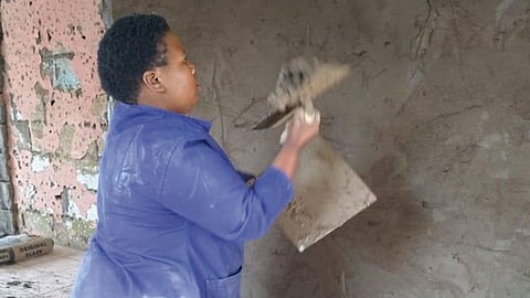 La joven tomó la decisión de estudiar ingeniería civil, pues anhelaba ser como su padre (Foto Facebook: Zamanzini Philisiwe Zungu)