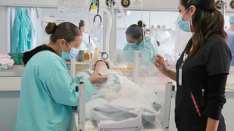 A Kailani se le realizó cirugía a corazón abierto para corregir la cardiopatía y es el primer egreso de bebé prematuro con Covid-19 de la UMAE Hospital General del CMN La Raza (Foto Cortesía)