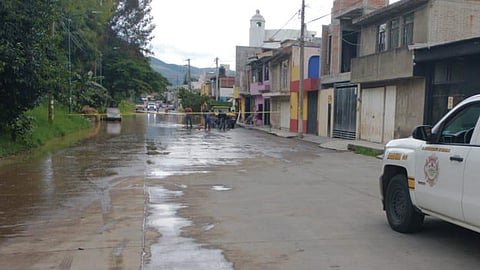 Se recibieron algunos reportes de autos varados debido al nivel del agua (Foto: cortesía)
