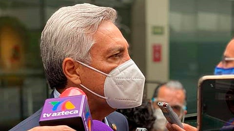 Yo esperaría que la mayoría de los mexicanos voten por el sí enjuiciar a los ex presidentes, expuso el senador por Michoacán (Foto Cortesía)
